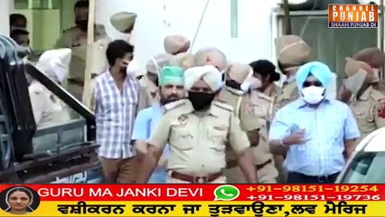 ਨਵਤੇਜ ਗੱਗੂ ਨੂੰ ਫੜਨ ਆਏ 150 ਪੁਲਿਸ ਮੁਲਾਜ਼ਮ, ਦੇਖੋ ਮੋਕੇ ਦੀ LIVE ਵੀਡੀਓ | Punjab Police | Batala