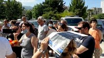 Ora News - Sërish protestë para bashkisë Vlorë, bizneset e tregut industrial kërkojnë pagën e luftës