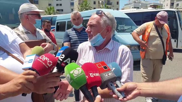 Transporti ndërqytetas nuk ndalet, shoqatat reflektojnë “përçarjen” në kushtet për qeverinë