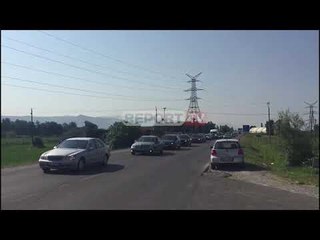 Report TV-Shëngjini destinacioni i preferuar i pushuesve kosovar, trafik në autostradën Milot-Lezhë