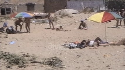 Papastertia dhe çmimet e shtrenjta ne plazhin e Durresit - (2 Korrik 2000)