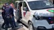Tentuan të kalojnë emigrantë në kufij, arrestohen 5 persona në Korçë
