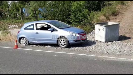 Report TV -Makina me targa të Kosovës aksidentohet në Rubik, nuk ka të lënduar