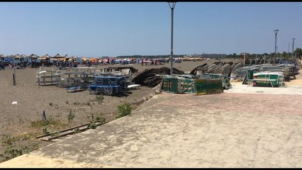 Report TV -Fundjava sjell plazh mes rrënojash, shezlongët 'peng' i lejeve