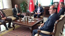 Ulaştırma ve Altyapı Bakanı Adil Karaismailoğlu, Botan Köprüsü’nün yarın yapılacak açılışına katılmak üzere Bitlis’e geldi