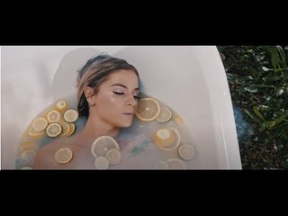 Dite e Re - Nita Latifi tregon sakrificat e klipit "Majem" mbi 20 minuta ne vaske me uje të ftohtë