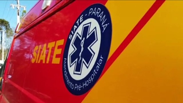 Homem fere braços ao cair de caminhão na Rua Rio da Paz