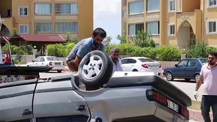 Takla atan otomobildeki 2 kişi yaralandı - ELAZIĞ