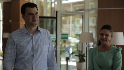 Top News - Bizneset e turizmit/ Basha në Golem: Në kushte mbijetese