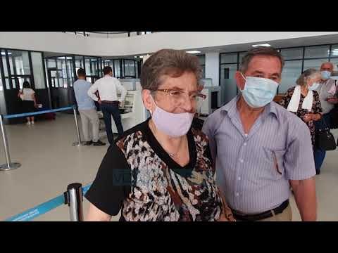 Fluks shqiptarësh dhe italianësh që hyjnë në vend nga Porti i Vlorës - News, Lajme - Vizion Plus