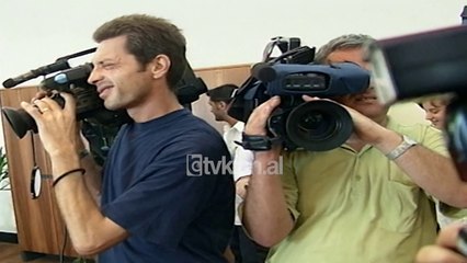 Kryeministri Meta drejtuar ministrave te rinj: Duhet te forcojme ekzekutivin (7 Korrik 2000)