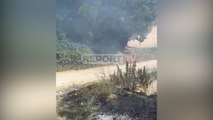 Report TV -U vihet zjarri mbeturinave në një fshat të Fushë-Krujës, përhapet duke rrezikuar banesat