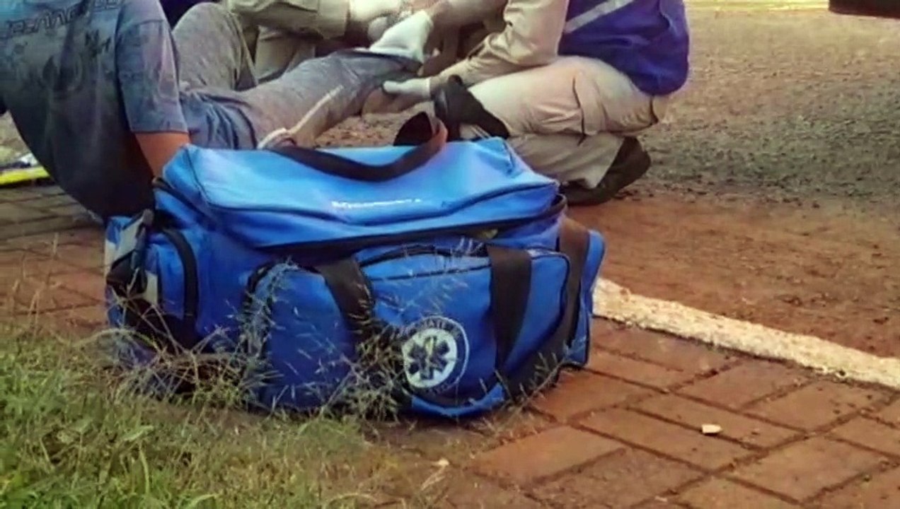 Menino de 11 anos quebra a perna ao cair de bicicleta