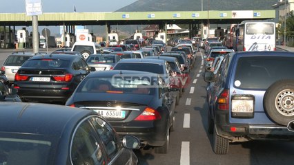 COVID nuk tremb kosovarët, dynden drejt bregdetit shqiptar! Në 2 orë hyjnë 8 mijë qytetarë në Morinë