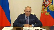 Top News - Putin tallet me flamurin “ylber” të ngritur nga Ambasada Amerikane në Moskë