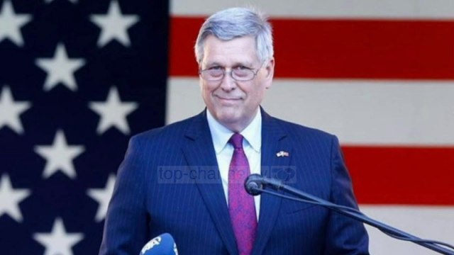 Top News - Ambasadori SHBA/ Mbetemi në krah të Kosovës!