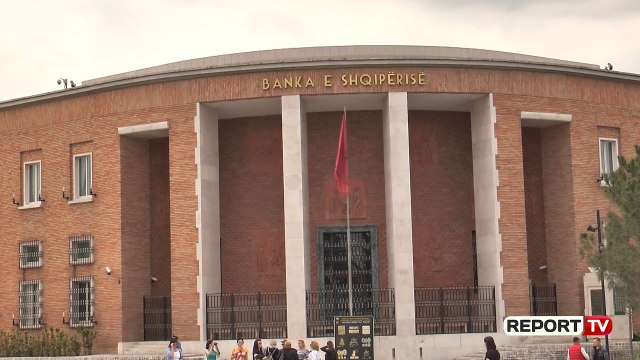 Pastrimi i parave/ Raporti i BSH: Bankat e nivelit të dytë janë të rrezikuara! Problemet e zbuluara