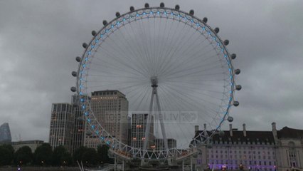 Top News - Londra ‘vishet’ me blu/ Në nder të sektorit të shëndetësisë: Pa koment