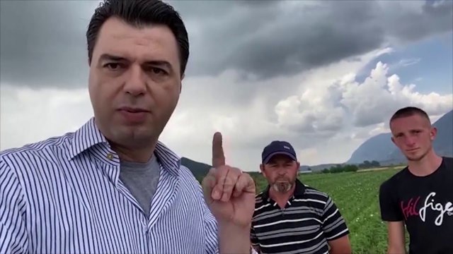 Ora News- “Bujqësia në faliment”, Basha në Devoll: Fermerët asnjë mbështetje, nuk përballojnë kostot