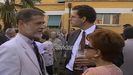 Pritje politikaneve ne Ambasaden Franceze (14 Korrik 2000)