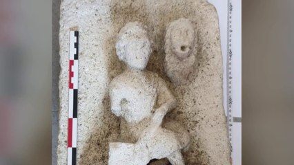 Ora News - Durrës: Trafikonin vepra arti të antikitetit dhe i shisnin 18-25 mijë euro secila