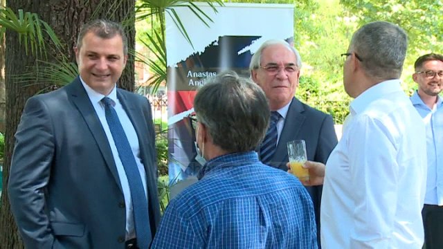 Top News - Koronavirus dhe kriza/ Angjeli dhe Civici ne një libër