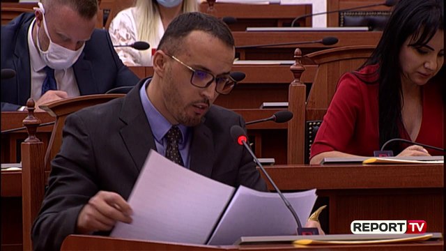 Report TV - Deputeti opozitar: Kur isha në PD-së isha i mirë, tani i keq, Basha të ulet me ne