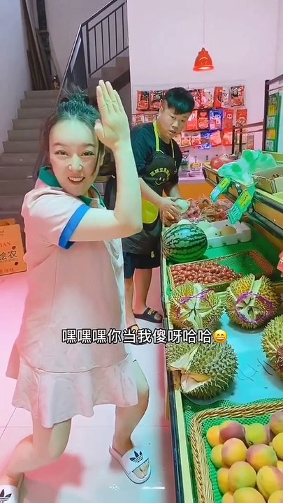 When a pregnant mother wants to eat something, just buy it for her