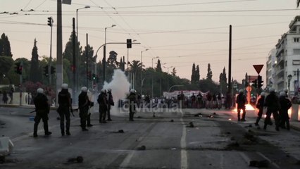 Athina perfshihet nga protestat e dhunshme | Lajme-News