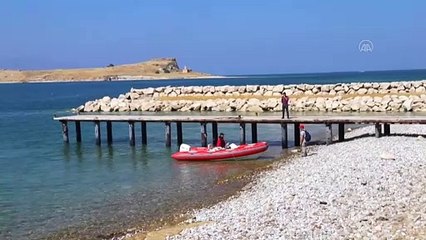 Van Gölü'nde batan teknedeki cesetlerin çıkarılması çalışmaları yeniden başladı