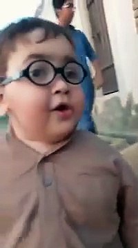 Ahmed-Shah-Oyeee Pathan-kaa-Bachha-Oee-pichhe-toh-dekho-Tik-tok-hit-video