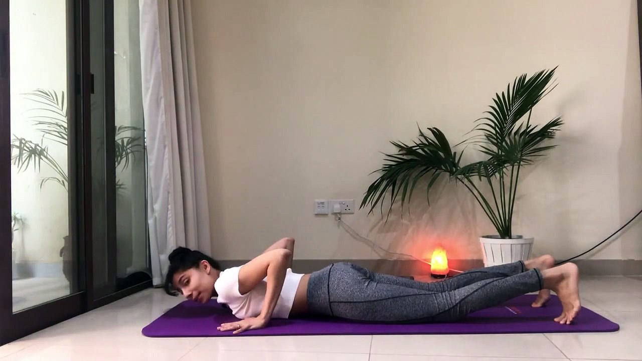 10 minutes pilates and yoga moves for strengthening the back