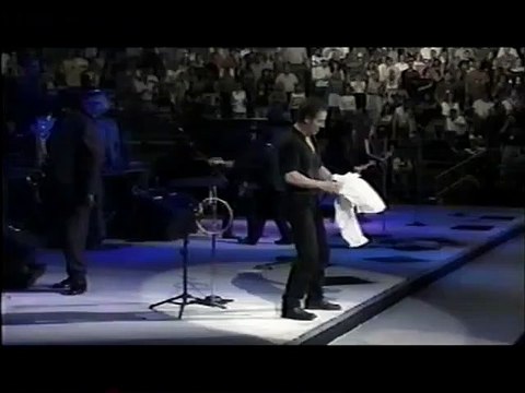ELVIS IS ALIVE Bruce Springsteen 2000 says Elvis Is Alive!!