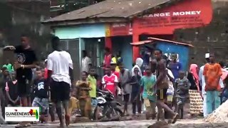 Des échauffouréessignalées à Wanindara : les jeunes et les policiers se regardent en chiende faïence