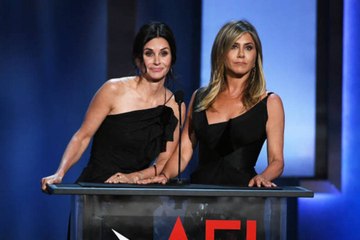 Jennifer Aniston and Courteney Cox Wore Matching Masks In a Post Warning About COVID-19