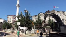 Kıblesi 18 derece yanlış olan cami 64 yıl sonra yıkıldı