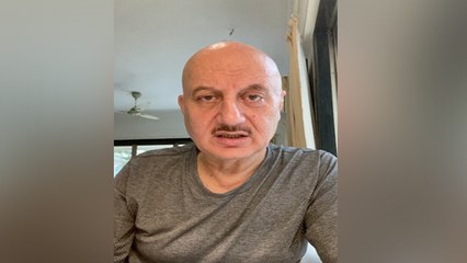 Anupam Kher के घर भी पहुंचा Corona Virus, Social Media पर दी जानकारी | COVID 19 | Boldsky