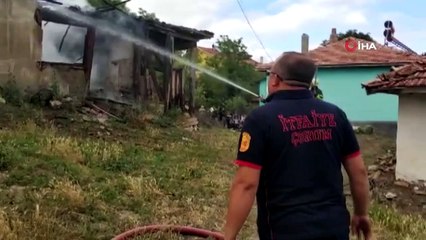 Boş evde çıkan yangın korkuttu