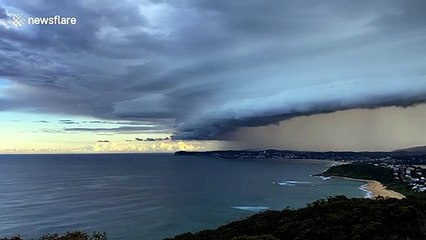 Stunning timelapse captures 'apocalyptic' storm over Sydney