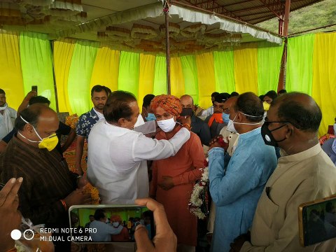 नीमच: नवागत मंत्री के स्वागत में सब कानुन ताक में रखे