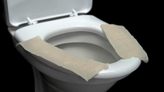 Pourquoi il ne faut jamais poser de papier sur la cuvette des toilettes publiques