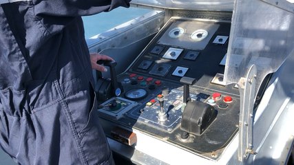 Première étape du patrouilleur Géranium: la livraison de deux scooters de la gendarmerie à Belle-Île