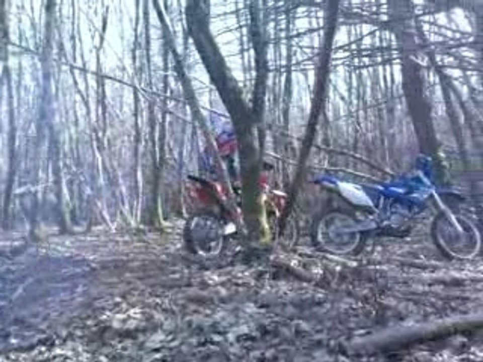 enduro titi sur une grimpette bien drole