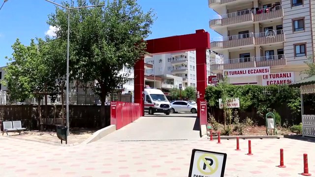 Boğulmak üzere olan çocuğu vatandaşlar kurtardı - ADIYAMAN