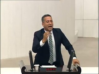 Baroların terörle ilişkisi olduğunu iddia edip bölmek için uydurma bir sebep yarattılar! - - Biz bugüne kadar terörist sıfatıyla yargılanan bir baro