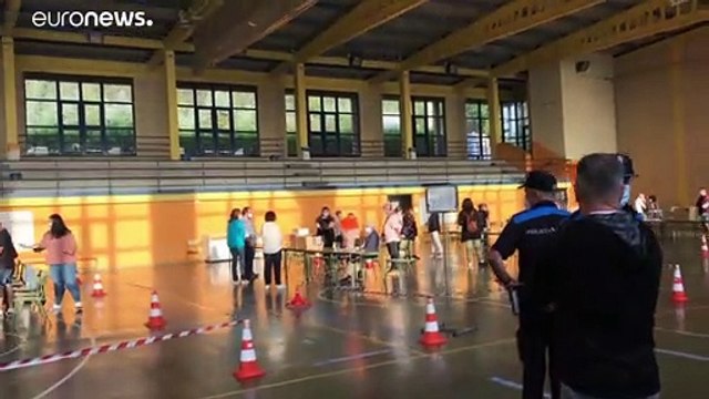 Miedo y controversia en las elecciones de Galicia y el País Vasco