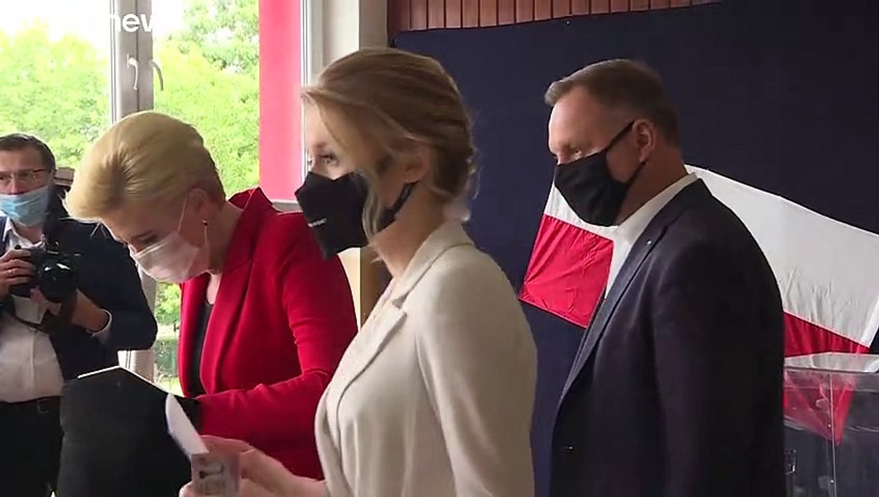 Präsidentschaftswahl: Duda und Trzaskowski fast gleichauf
