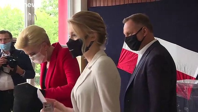 Präsidentschaftswahl: Duda und Trzaskowski fast gleichauf