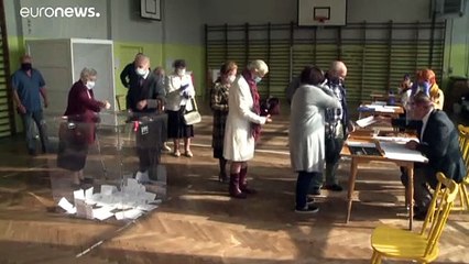 Apretada segunda vuelta de las presidenciales polacas entre Duda y Trzaskowski