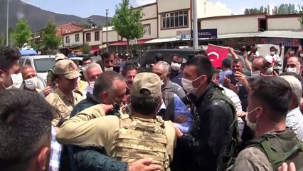 Operasyondan dönen Mehmetçik ve PÖH'ü kurban keserek karşıladılar - ERZURUM